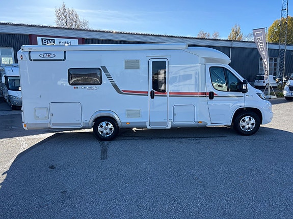 LMC Cruiser Comfort T712 Låga långbäddar - Automat - Separat dusch - Rymlig 3 of 24