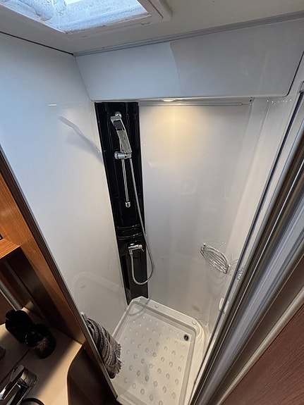 LMC Cruiser Comfort T712 Låga långbäddar - Automat - Separat dusch - Rymlig 20 of 24