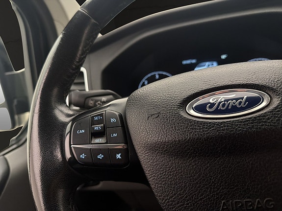 Ford Transit Custom 17 of 30