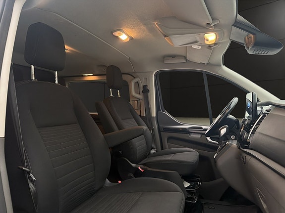 Ford Transit Custom 27 of 30
