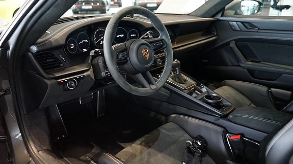 Porsche 911 GT3 5 of 6
