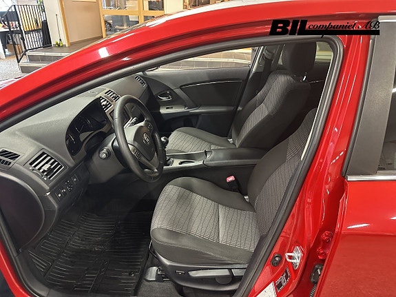 Toyota Avensis 8 of 15