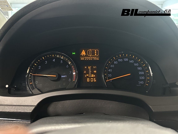 Toyota Avensis 10 of 15