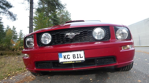 Ford Mustang 8 of 11