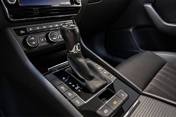 Skoda Superb 16 of 29