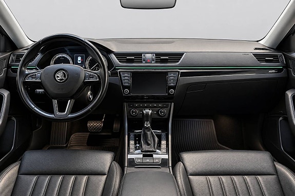Skoda Superb 14 of 29