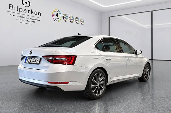 Skoda Superb 2 of 29