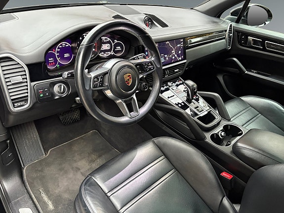 Porsche Cayenne 5 of 19