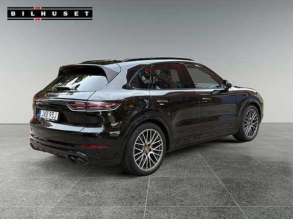 Porsche Cayenne 19 of 19