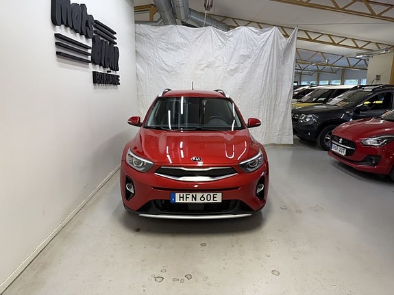 Kia Stonic 2 of 9