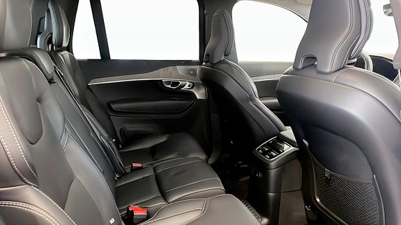 Volvo XC90 5 of 13