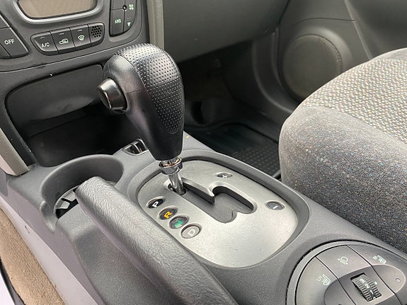 Hyundai Santa Fe 9 of 16