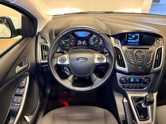 Ford Focus 7 of 16