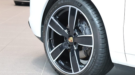 Porsche Cayenne 7 of 10