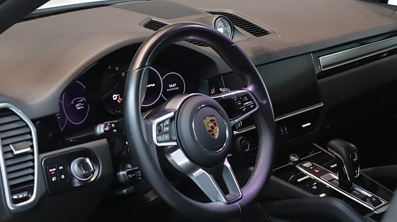 Porsche Cayenne 8 of 10
