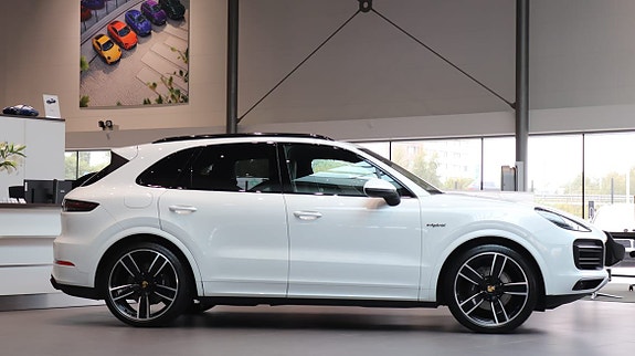Porsche Cayenne 5 of 10