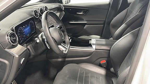 Mercedes-Benz GLC300 e 10 of 12