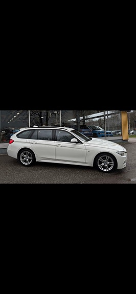 BMW 320i 4 of 4