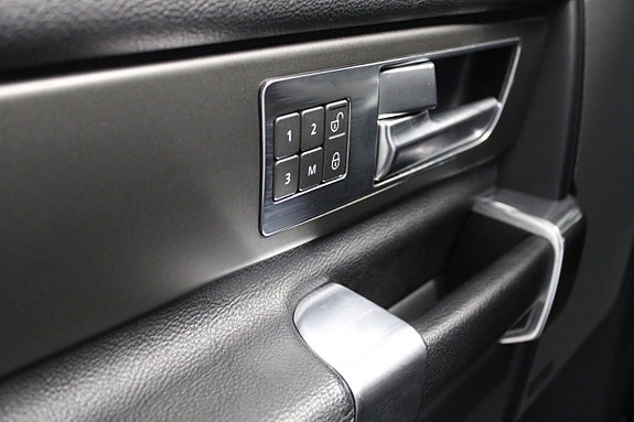 Land Rover Discovery 11 of 18