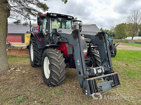Traktor Valtra N 121 7 of 27
