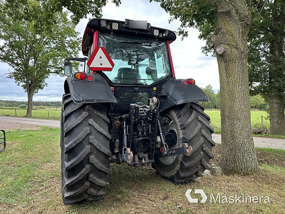 Traktor Valtra N 121 4 of 27