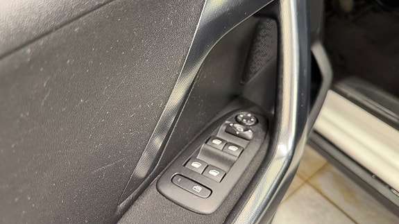 Peugeot 2008 11 of 12