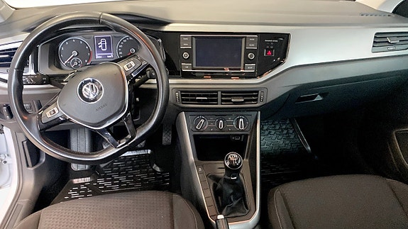 Volkswagen Polo 10 of 13
