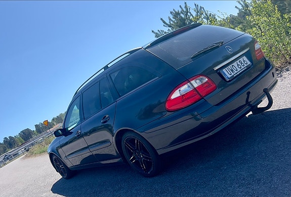 Mercedes-Benz E200 2 of 3