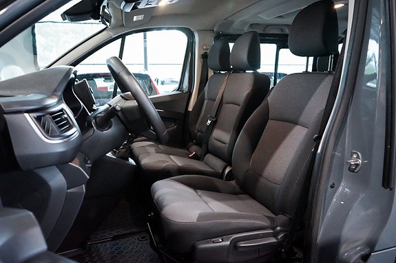 Renault Trafic 18 of 24