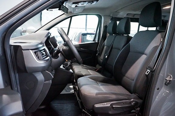 Renault Trafic 19 of 28