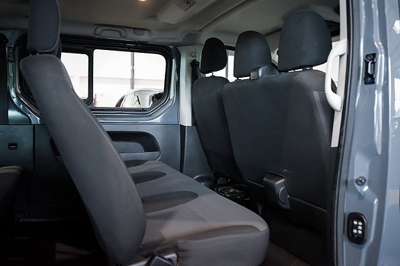 Renault Trafic 23 of 28