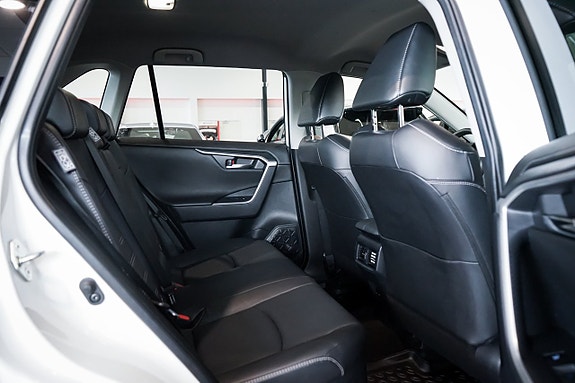 Toyota RAV4 29 of 30