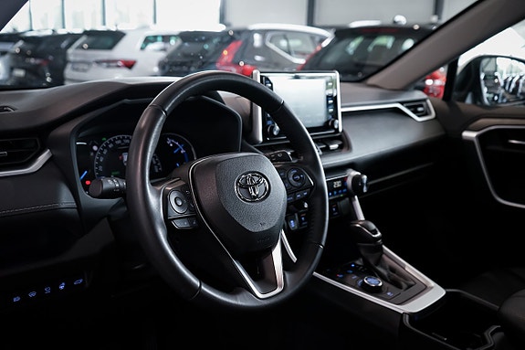 Toyota RAV4 11 of 30