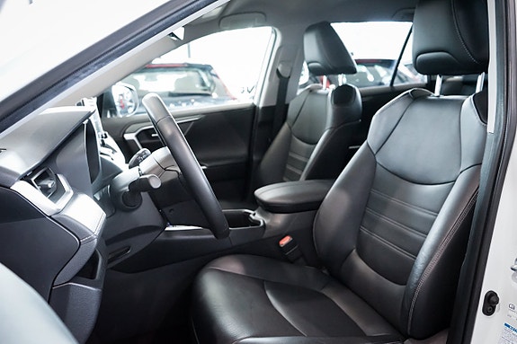 Toyota RAV4 26 of 30