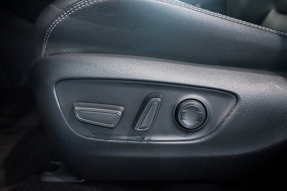 Toyota RAV4 27 of 30