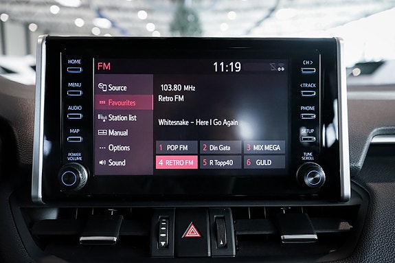 Toyota RAV4 17 of 30