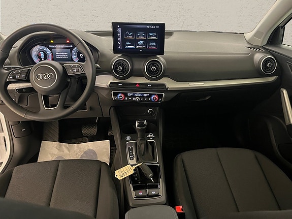 Audi Q2 4 of 7