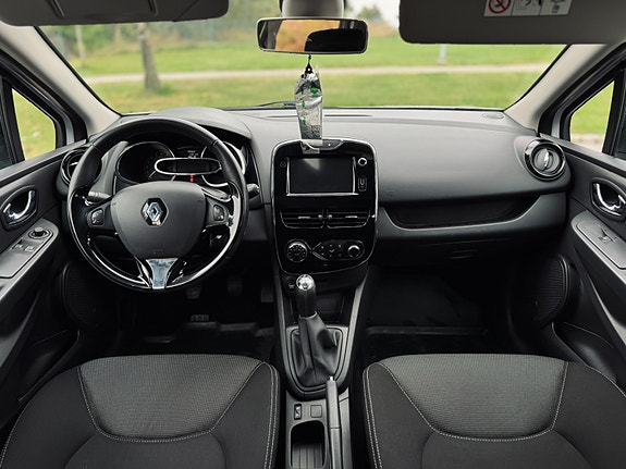 Renault Clio 15 of 27