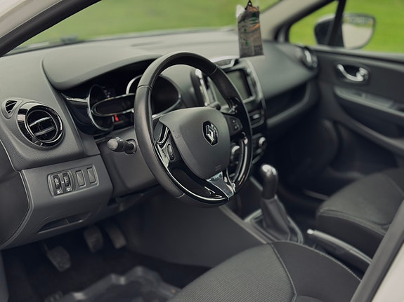Renault Clio 13 of 27