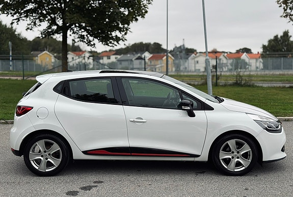 Renault Clio 8 of 27