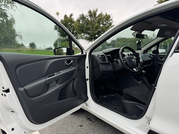 Renault Clio 12 of 27