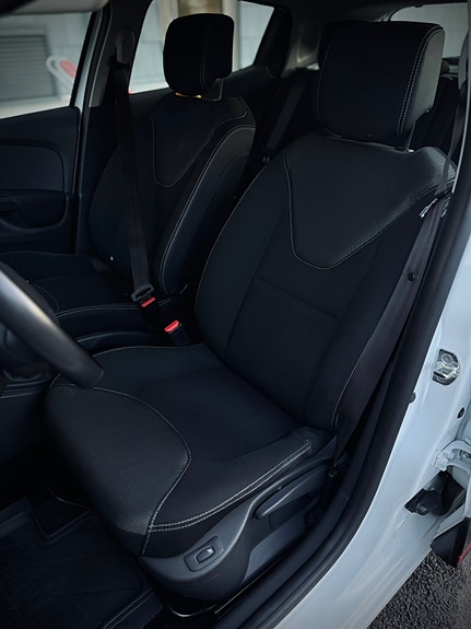 Renault Clio 20 of 27