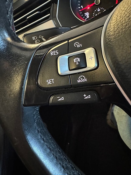 Volkswagen Passat 7 of 12