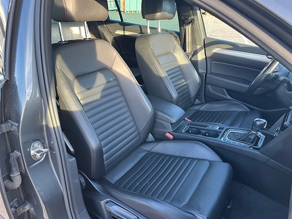 Volkswagen Passat Alltrack 10 of 18