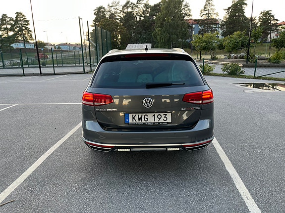 Volkswagen Passat Alltrack 6 of 18