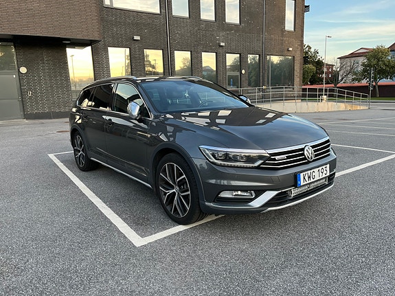 Volkswagen Passat Alltrack 15 of 18