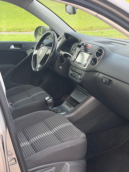Volkswagen Tiguan 8 of 12