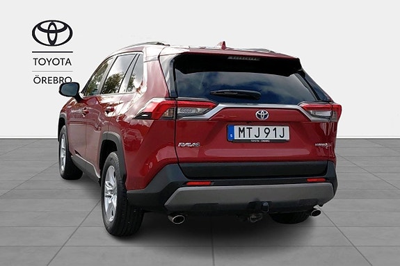 Toyota RAV4 4 of 11
