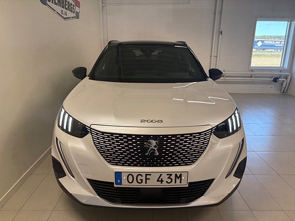 Peugeot e-2008 2 of 20