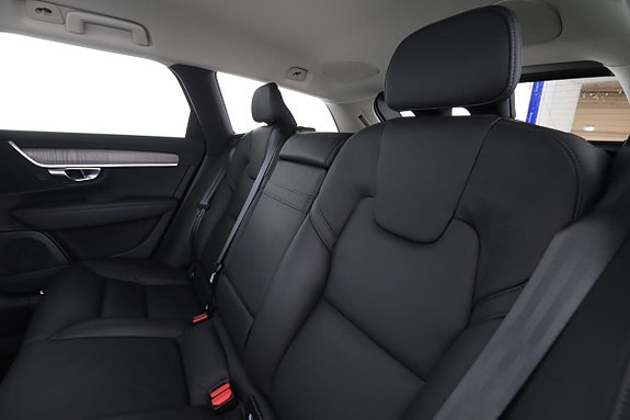 Volvo V90 Cross Country 15 of 30